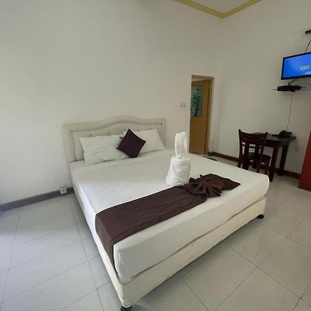 Hotel Sobana Lake Front Udawalawe Exterior photo