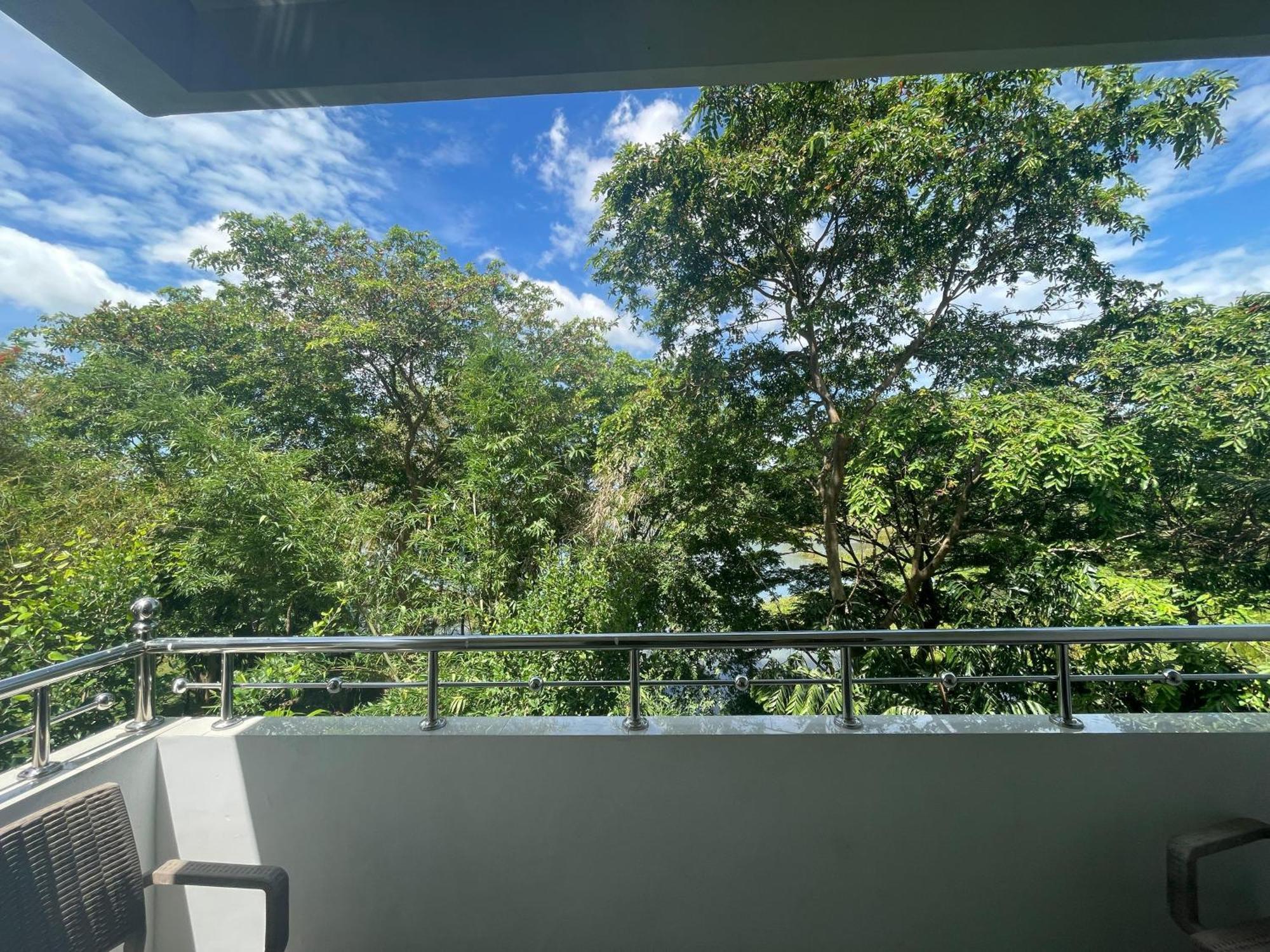 Hotel Sobana Lake Front Udawalawe Exterior photo